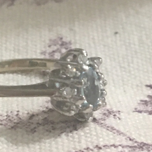 Preloved dainty solid 10K Aquamarine with sapphire side stones. - Picture 4 of 7